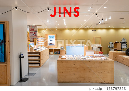 JINS 町田モディ店 東京都町田市原町田 JINS 町田モディ店 東京都町田市原町田 138797228