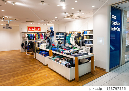 Gapストア 町田東急ツインズ ウエスト店でお買物 東京都町田市原町田 Gapストア 町田東急ツインズ ウエスト店でお買物 東京都町田市原町田 138797336
