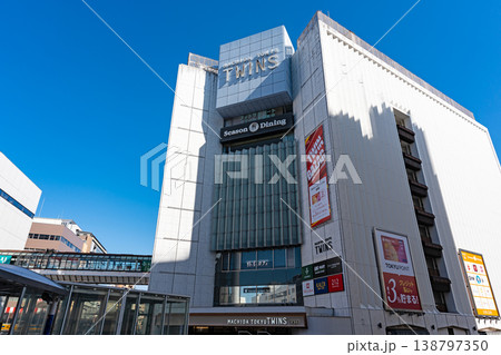 町田東急ツインズ EASTを見上げる 東京都町田市原町田 町田東急ツインズ EASTを見上げる 東京都町田市原町田 138797350
