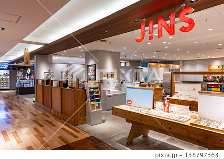 JINS 町田東急ツインズ店でメガネを作る 東京都町田市原町田 JINS 町田東急ツインズ店でメガネを作る 東京都町田市原町田 138797363