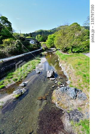 東京近郊の水辺の散歩道、サンバ渓谷 138797380