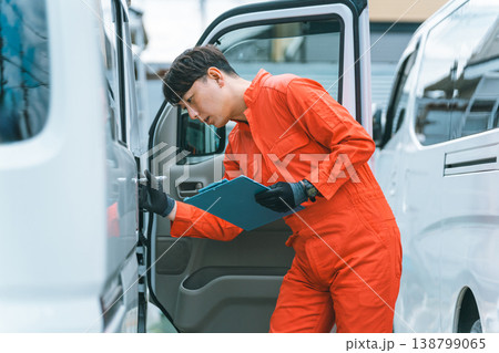 自動車整備士 138799065