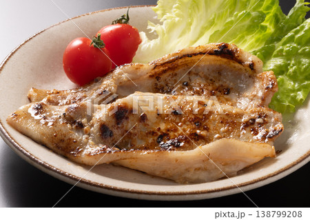 豚ロース焼き(塩麹) 豚ロース焼き(塩麹) 138799208