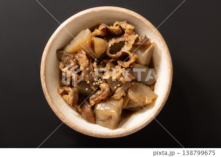 親鶏 こんにゃく 煮物 親鶏 こんにゃく 煮物 138799675