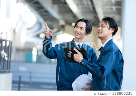 会話する技術者 138800220