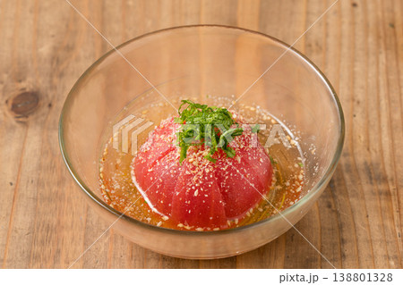出汁漬けトマト 和風出汁が染みたさっぱり副菜料理 出汁漬けトマト 和風出汁が染みたさっぱり副菜料理 138801328