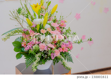 式典の壇上花 138801611