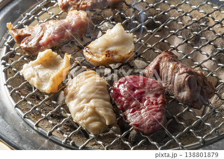 焼肉の盛り合わせ 138801879