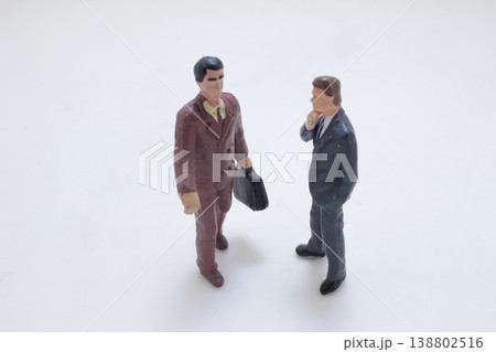 Miniature Business Figures Face To Face Discussion Miniature Business Figures Face To Face Discussion 138802516