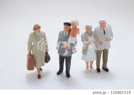 Miniature Multi Generation Family Figures Group 138802519