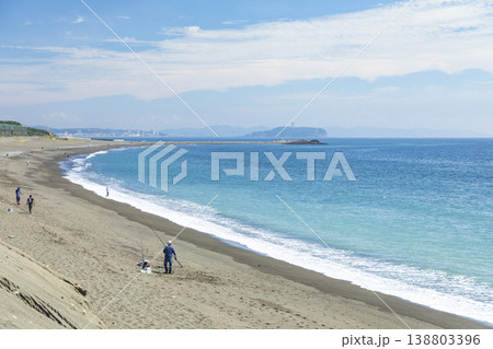 湘南茅ヶ崎　綺麗な海と江の島 138803396