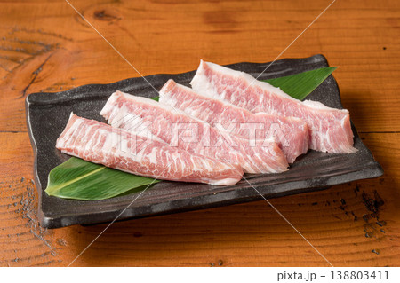 豚トロ 脂の甘みが楽しめる人気焼肉部位 豚トロ 脂の甘みが楽しめる人気焼肉部位 138803411
