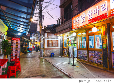 ソウル　東大門タッカンマリ横丁　※一部ソフトフォーカス 138803717