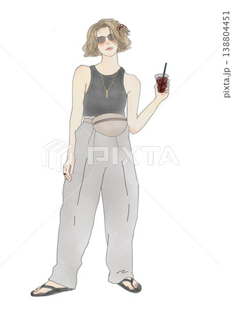 ドリンクを持つ女性の全身イラスト アイスコーヒー サングラス テイクアウト ドリンクを持つ女性の全身イラスト アイスコーヒー サングラス テイクアウト 138804451