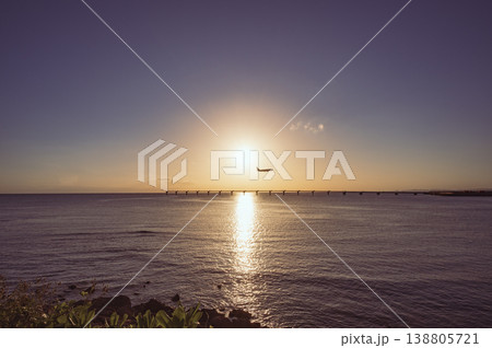 沖縄 瀬長島から見る夕日 沖縄 瀬長島から見る夕日 138805721