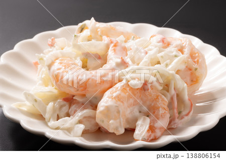 海老サラダ（玉ねぎ　カニかま） 138806154