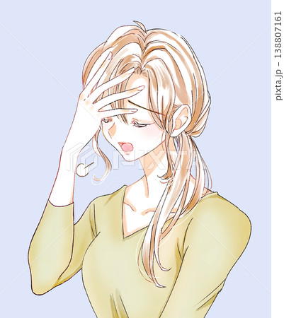 頭を触って大きく溜息をつく女性 138807161