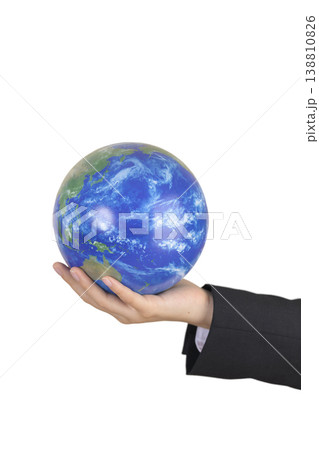 手のひらにのった地球 手のひらにのった地球 138810826