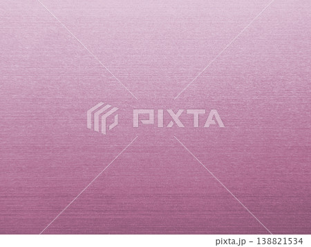 明るいピンク色に輝くヘアライン仕上げのテクスチャ素材の背景画像b 138821534
