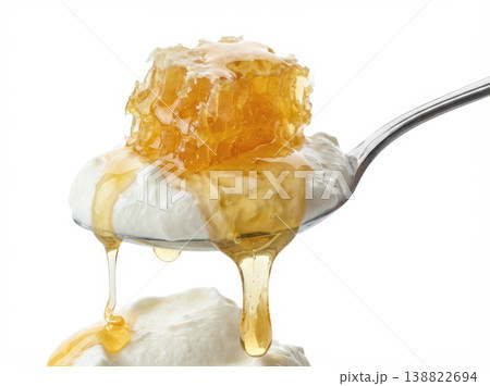 コムハニーをのせたグリークヨーグルト 138822694