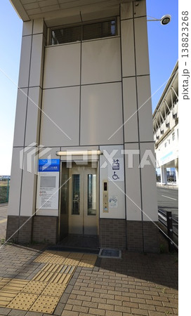 ゆりかもめ有明テニスの森駅、エレベーター出口（1A出口） 138823268