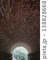 異世界に通じそうなレンガ作りの古い隧道 138828668