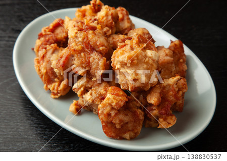 鶏肉の唐揚げ 138830537