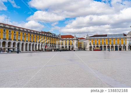 Commerce Square Lisbon With Triumphal Arch And Statue 138832188