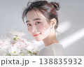 お花と美肌女性 138835932
