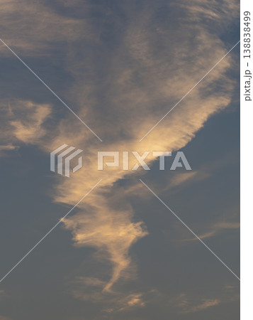 朝焼けの空と雲 朝焼けの空と雲 138838499
