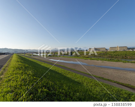 青空と大和川沿いの景色 青空と大和川沿いの景色 138838599