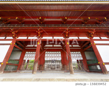 東大寺大仏殿の中門 東大寺大仏殿の中門 138839452