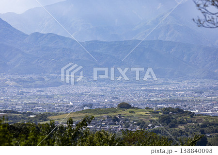 夏の山梨県中央市と南アルプス市と街並み 夏の山梨県中央市と南アルプス市と街並み 138840098