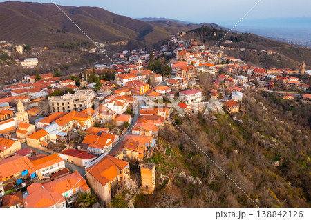 Aerial view of the small tourist town of Sighnaghi 138842126
