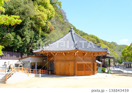 神戸市須磨区の須磨寺の護摩堂 138843439