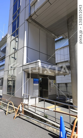 ゆりかもめの芝浦ふ頭駅、エレベータ出口（1A出口） 138851043