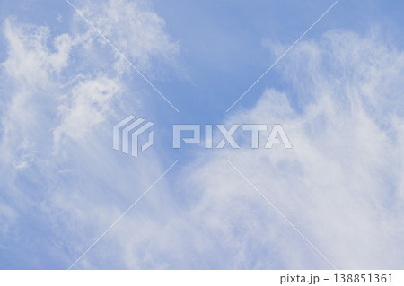 青空に浮かぶ雲 青空に浮かぶ雲 138851361