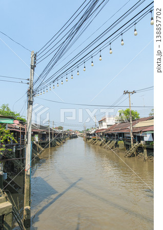 タイの水上マーケット タイの水上マーケット 138857702