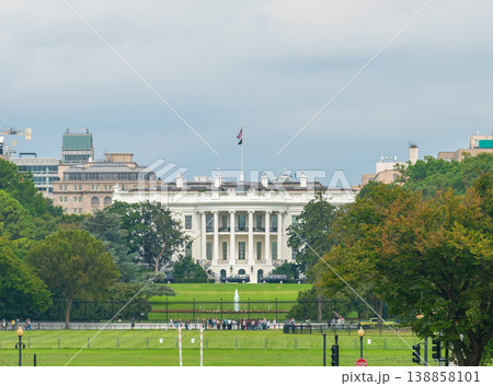 World famous White House in National Mall World famous White House in National Mall 138858101