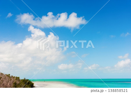 Turquoise water and white sand in Florida Keys 138858521