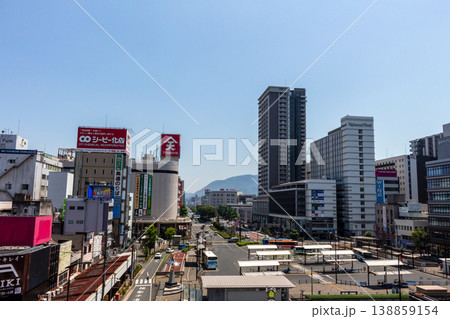 福山駅前の街並みとバス乗り場 都市のビル群と交通インフラ風景（広島県） 138859154