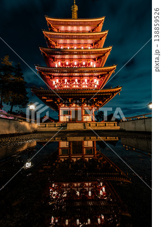 ライトアップ　～東京・高幡不動尊･13～ 138859526