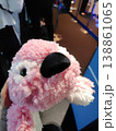 ピンクのペンギン 138861065