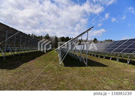 雪対策万全な太陽光発電 雪対策万全な太陽光発電 138861230