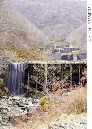 国道309号線脇の砂防ダム 国道309号線脇の砂防ダム 138861324