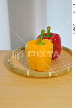色鮮やかなパプリカ 138861361