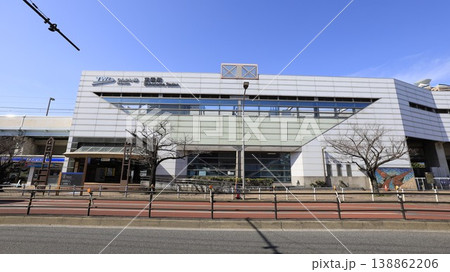 東京臨海高速鉄道りんかい線の東雲駅A出口から見た駅舎 東京臨海高速鉄道りんかい線の東雲駅A出口から見た駅舎 138862206