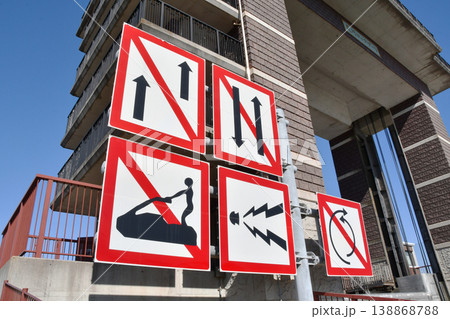 荒川ロックゲートの船舶標識_07 138868788