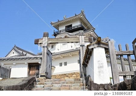 天守閣と城門(掛川城) 天守閣と城門(掛川城) 138869187