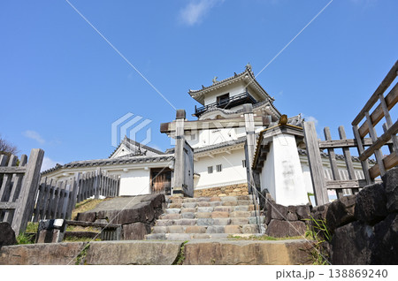 天守閣と城門(掛川城) 天守閣と城門(掛川城) 138869240